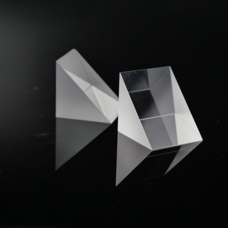 Magnesium fluoride optical prism