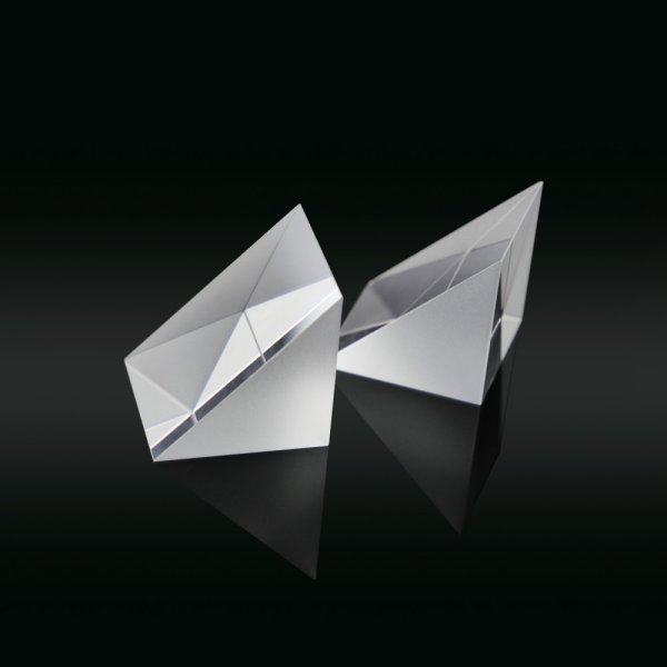 Magnesium fluoride optical prism