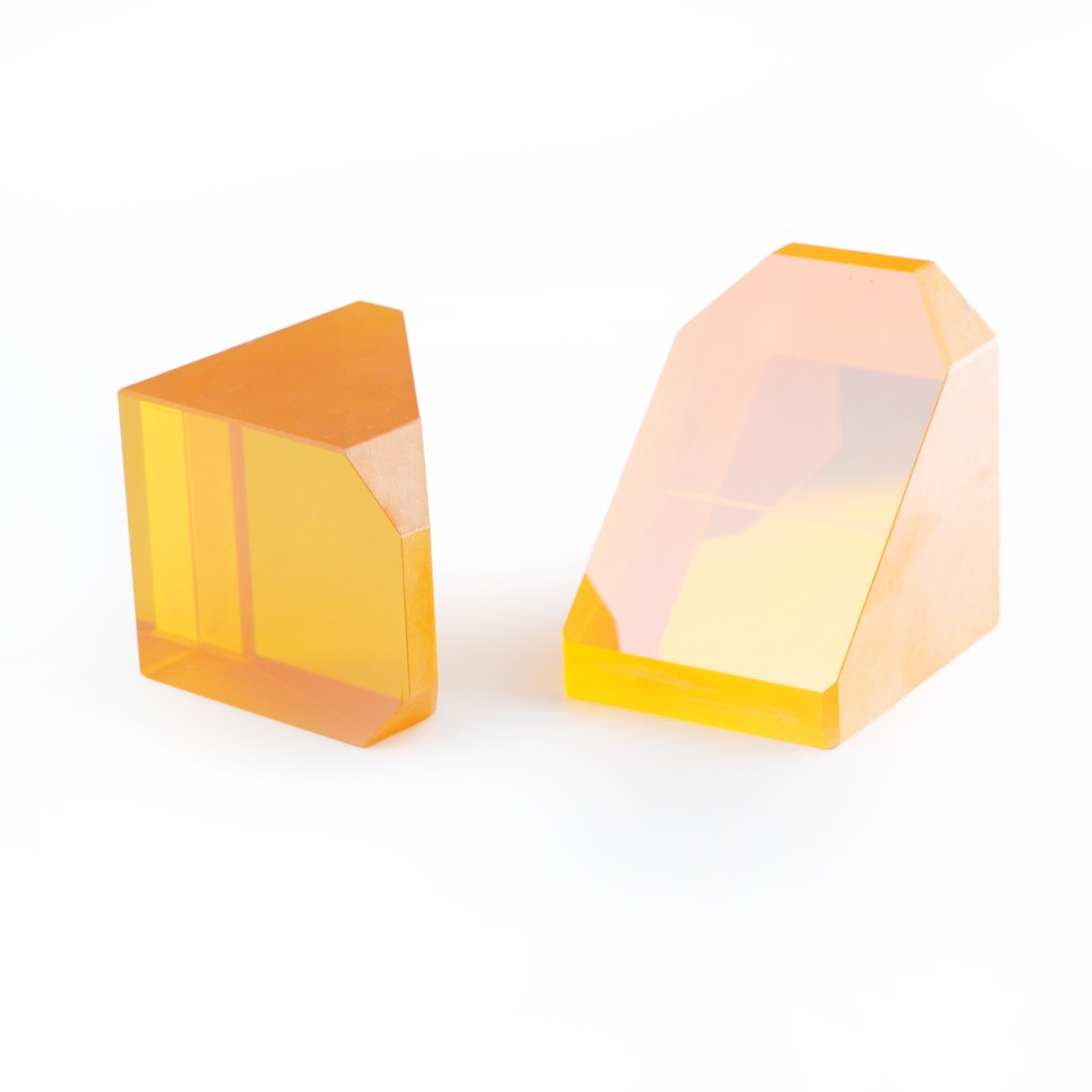 ZnSe optical prisms