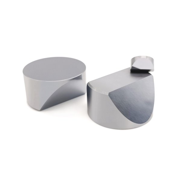 Silicon optical prism