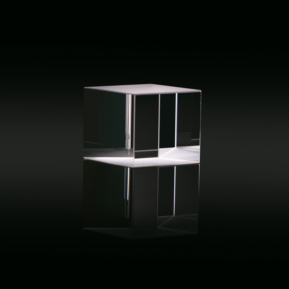 Lithium fluoride optical prism