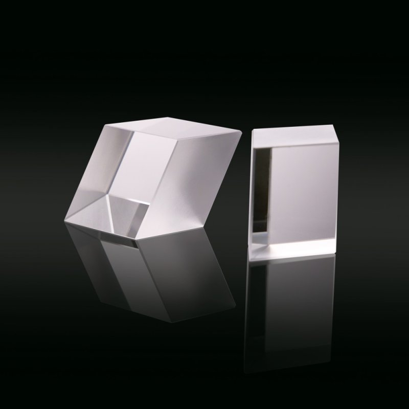 Lithium fluoride optical prism
