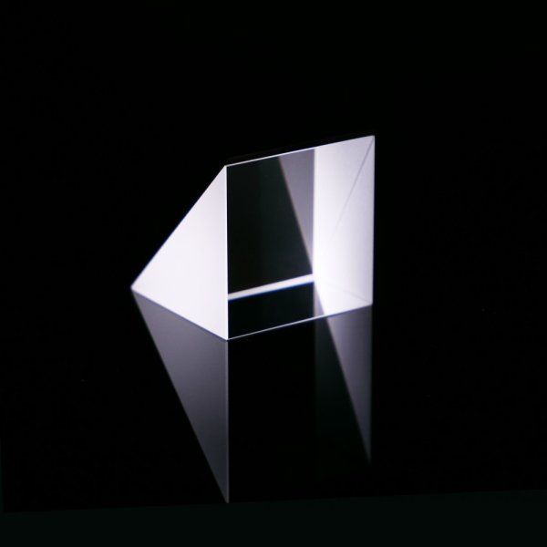 Magnesium fluoride optical prism