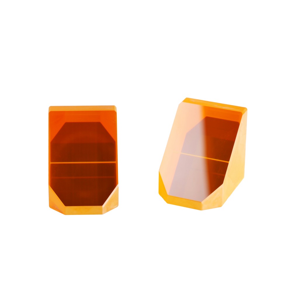 ZnSe optical prisms