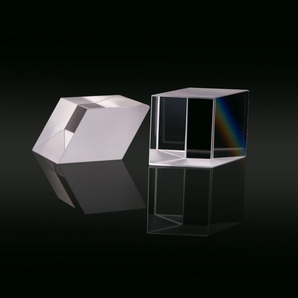 Lithium fluoride optical prism